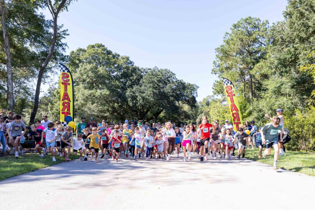Starting line at Charleston collegiate's annual fall festival/run like the devil 5k and fun run